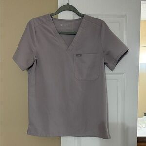 Figs Men's Short Sleeve V-Neck Shirt in Taupe